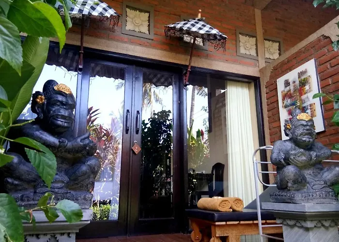 The Sari Guest house 3*